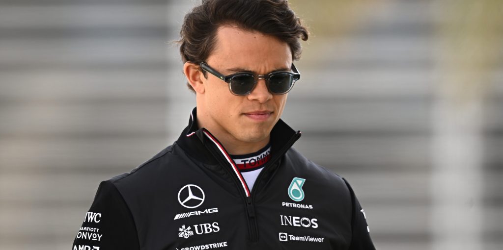 Hamilton to sit out FP1 at French GP for Mercedes F1 reserve De Vries