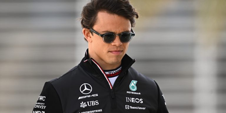 Hamilton to sit out FP1 at French GP for Mercedes F1 reserve De Vries
