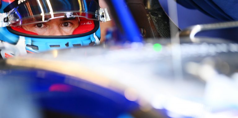 De Vries would accept any F1 offer for 2023 as he confirms Marko talks