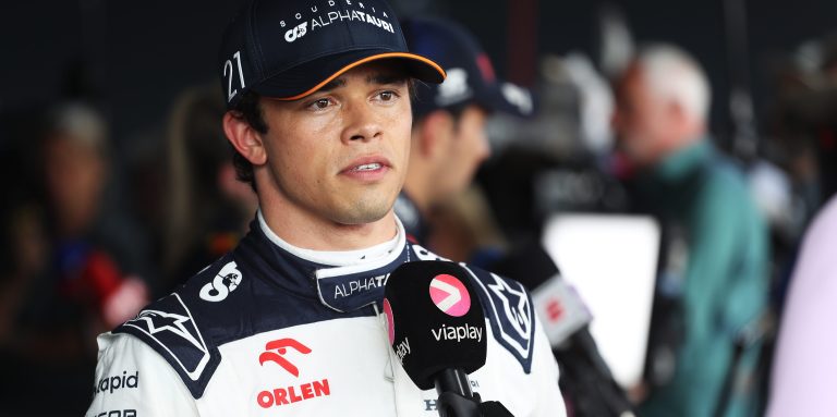 De Vries breaks silence on losing AlphaTauri F1 seat