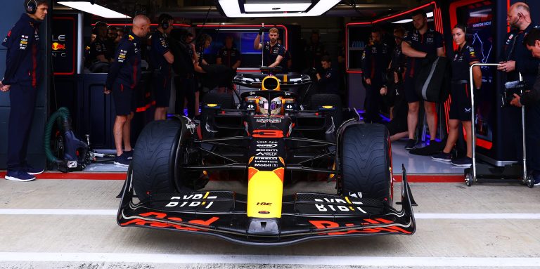 Horner: Ricciardo ‘pitching’ to take Perez’s F1 seat at Red Bull