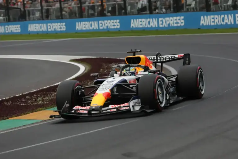 F1 rookie Arvid Lindblad praised by Brundle for keeping cool against Verstappen at Australian GP