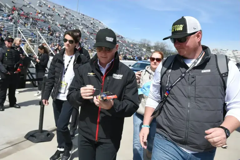 Jeff Gordon keeps it real: ‘Lot of fighting to do’ despite HMS Martinsville breakthrough