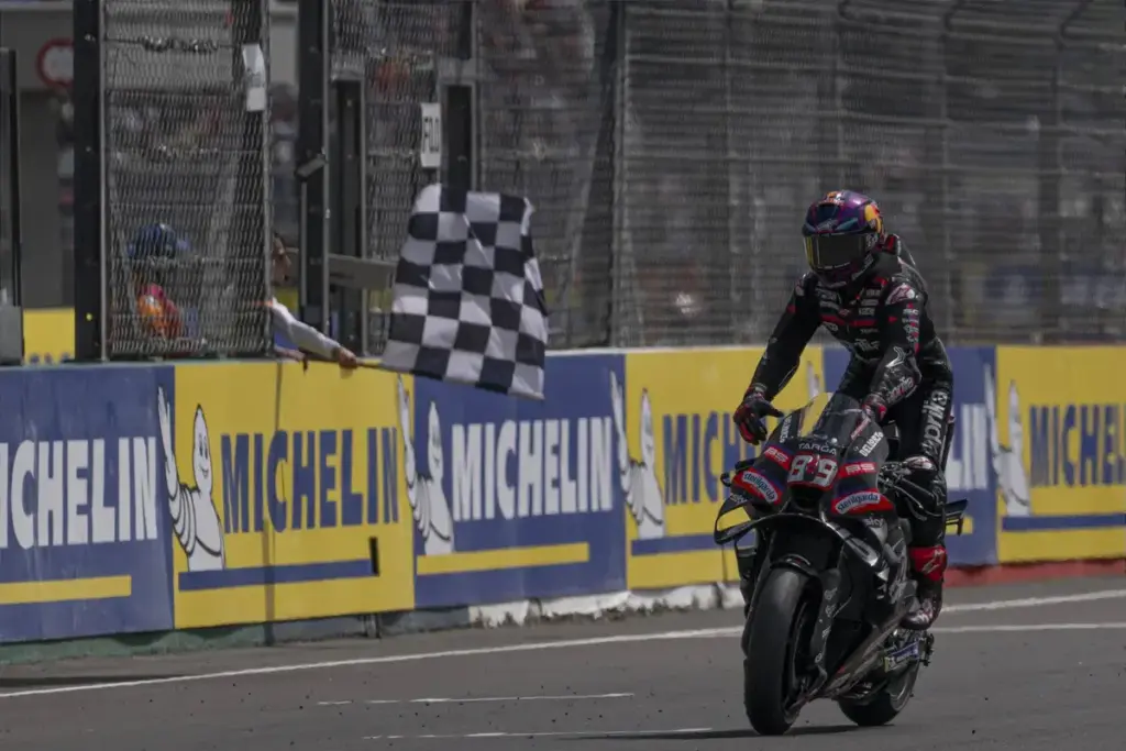 Le Mans Sprint: Martin’s one-corner coup, Marquez’s shattered foot