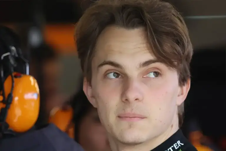 Oscar Piastri verdict on Isle of Man TT riders: “These guys are nuts”