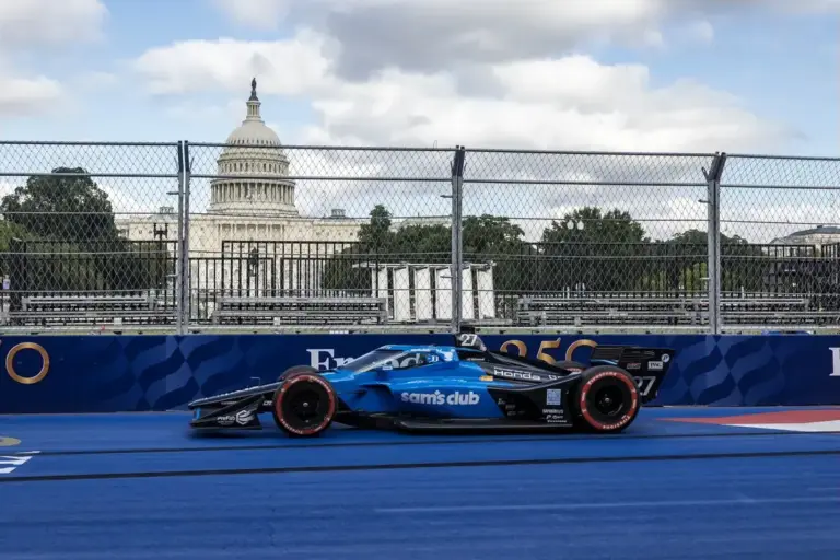 Kirkwood Milwaukee Crash Rocks IndyCar Title Bid
