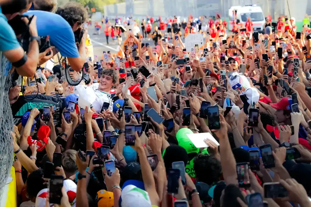 September 6, 2026, Monza, Italy: Andrea Kimi Antonelli (ITA/ Mercedes) on the fans arms celebrating his victory during the Formula 1 Emilia Romagna Grand Prix 2026. (Credit Image: © Gabriel Lopez/ZUMA Press Wire)