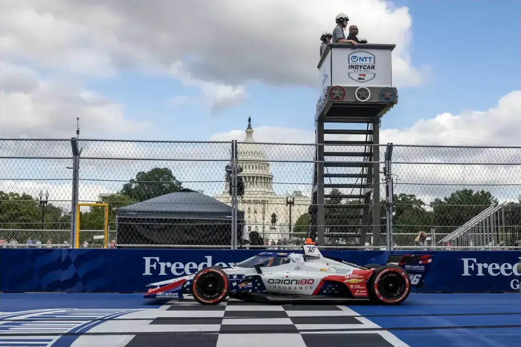 August 22, 2026, Washington, Dc, United States of America: INDYCAR SERIES driver, RINUS VEEKAY (76) (NLD) of Hoofddorp, Netherlands, travels through the turns during a practice session for the Freedom 250 Grand Prix at The Streets of Washington, DC i