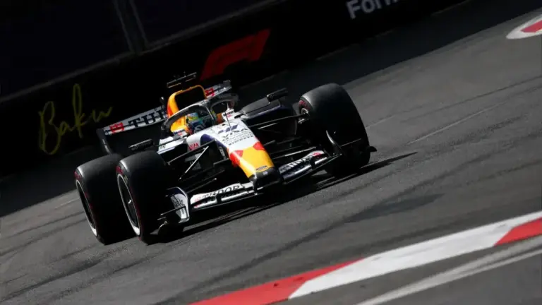 Lindblad apologises to Lawson after Baku clash
