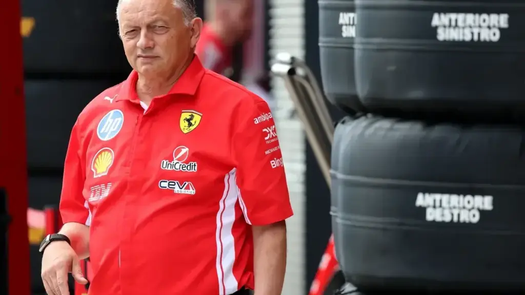 Ferrari Fred Vasseur: Fred Vasseur wearing Ferrari team attire