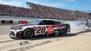 Kyle Larson’s NASCAR lead slashed to five points after Phoenix disaster