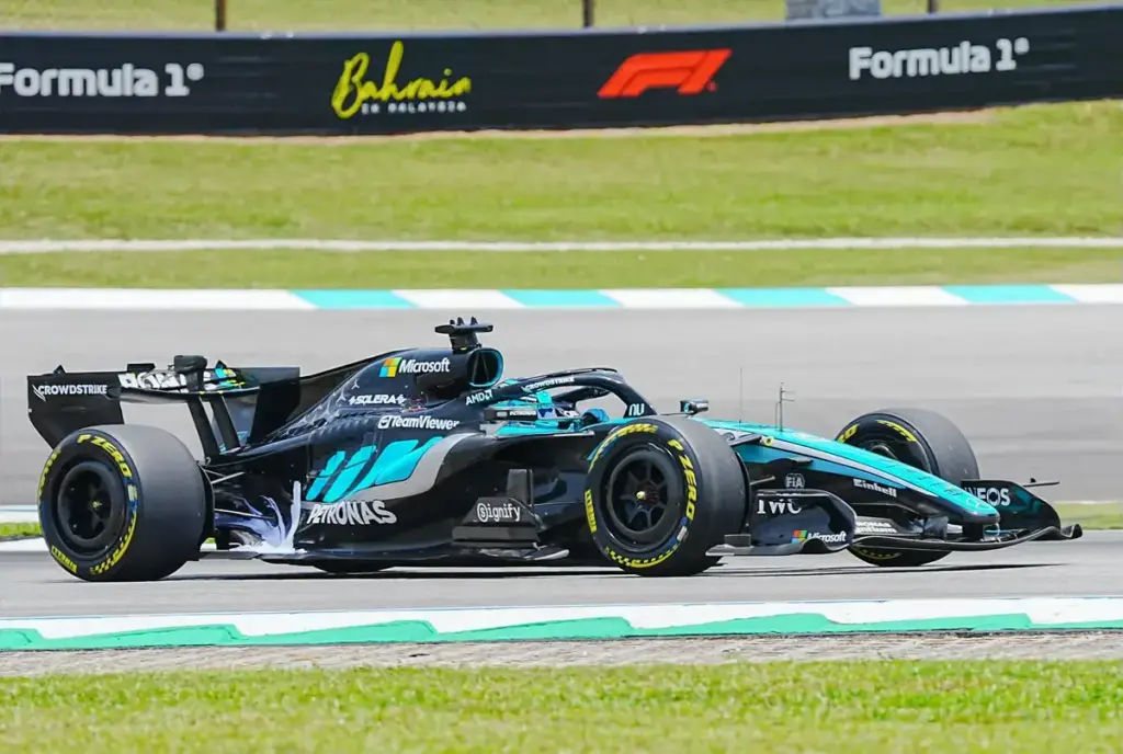 Russell leads Singapore practice as Verstappen shows pace on mediums