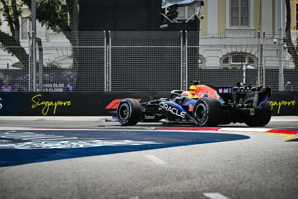Verstappen beats Russell to Singapore Sprint pole