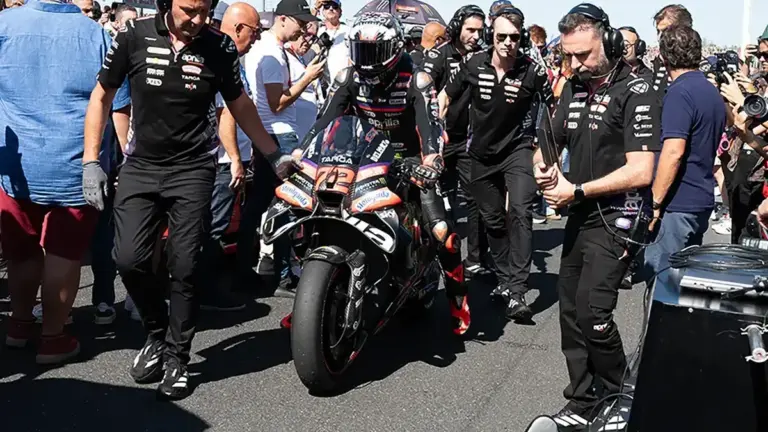 Bezzecchi backs off after Motegi scare